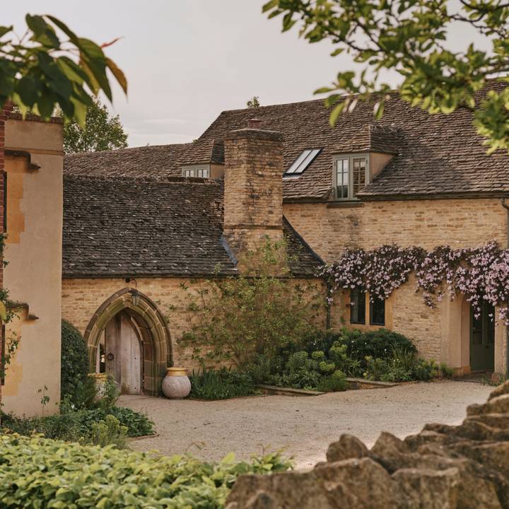 Sims Hilditch Cherington Hill Shot 44 1019 RT Large